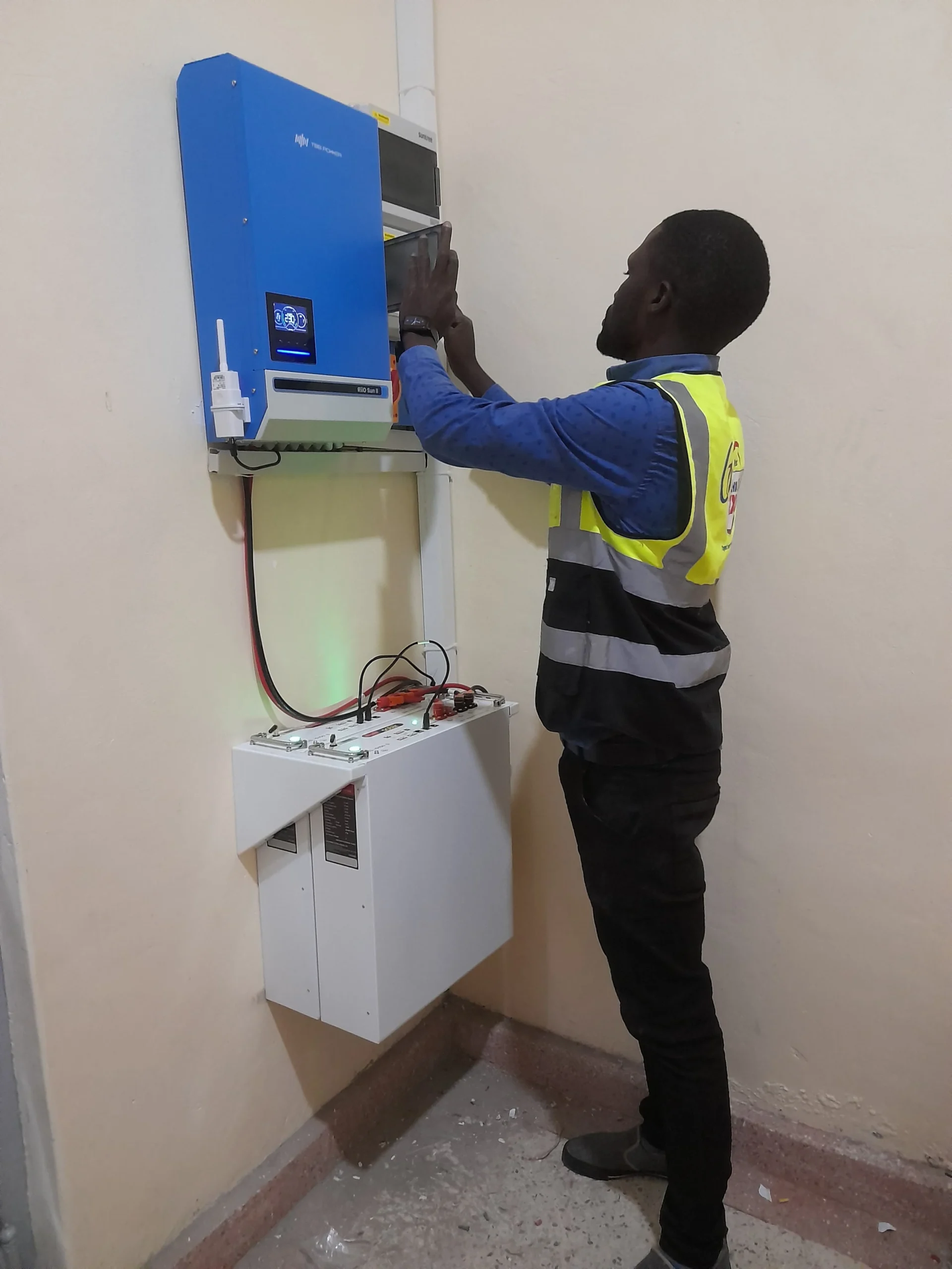 Solar Inverter Installation - knksolutionsltd.com